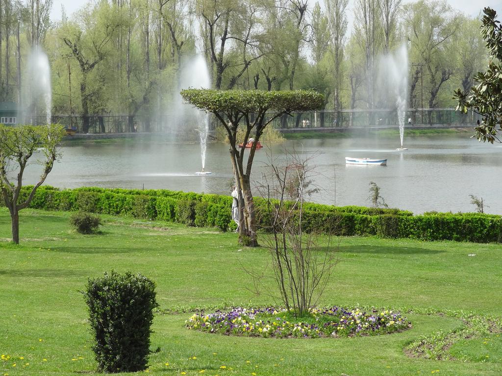 فندق Houseboat Moon Of Kashmir Srīnagar المظهر الخارجي الصورة