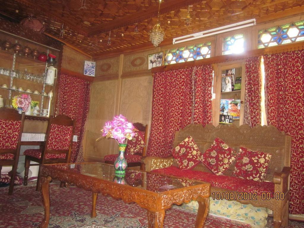 فندق Houseboat Moon Of Kashmir Srīnagar المظهر الخارجي الصورة