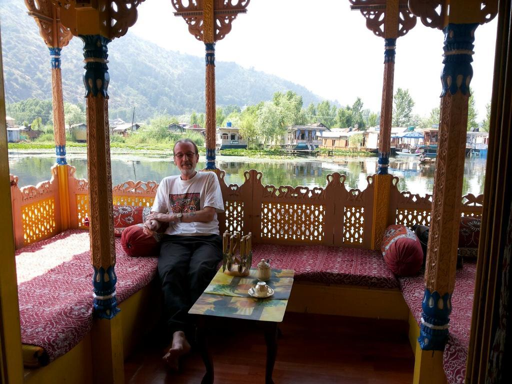 فندق Houseboat Moon Of Kashmir Srīnagar المظهر الخارجي الصورة