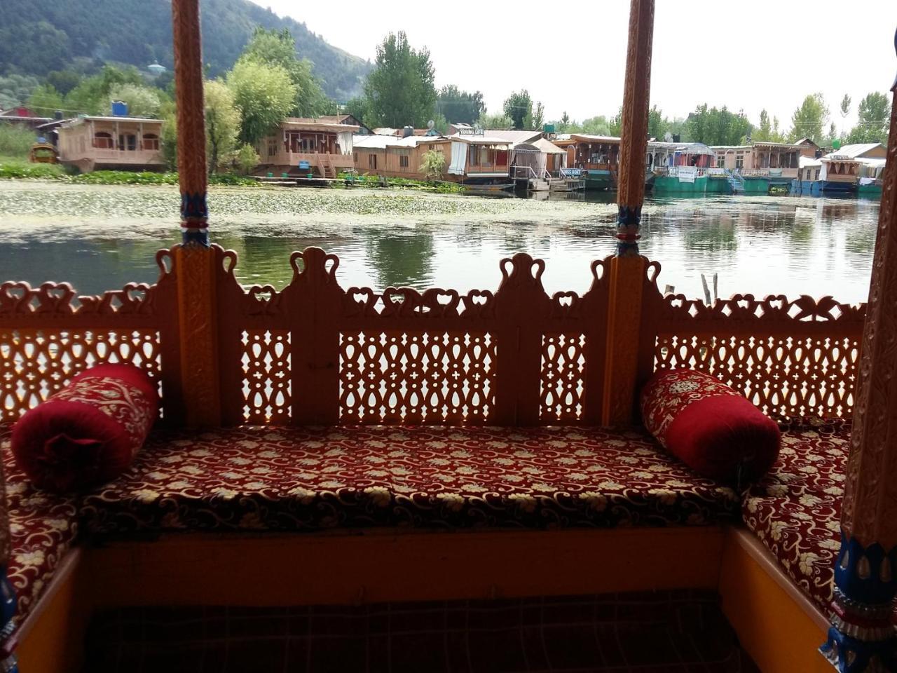 فندق Houseboat Moon Of Kashmir Srīnagar المظهر الخارجي الصورة